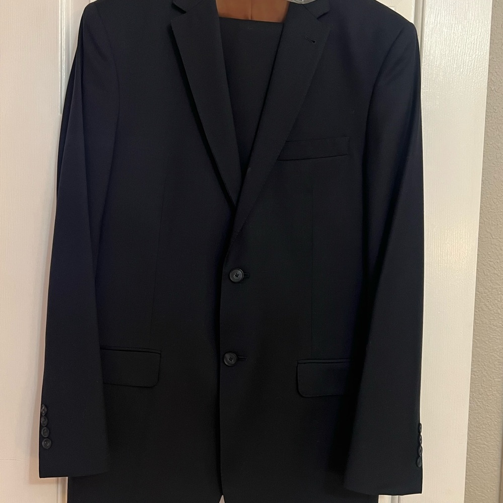 Jos. A. Bank Black Suit Classic Single-Breasted Design